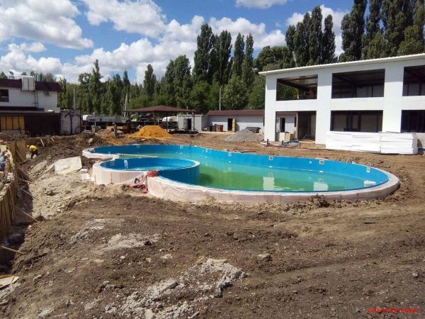 Строительство бассейна из полипропилена