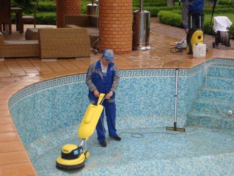 поддержка бассейна в хорошем состоянии