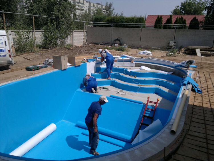 как происходит отделка бассейна пленкой